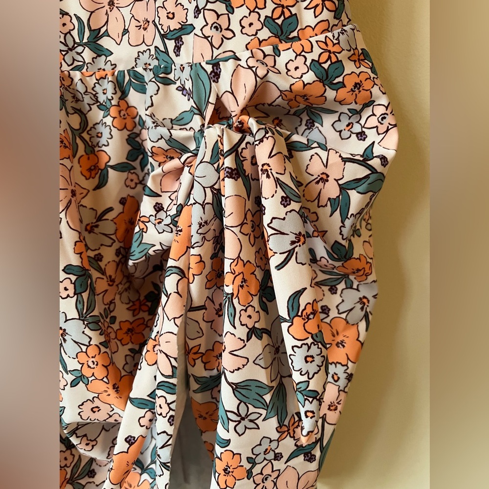 Cupshe NWT Apricot Ditsy Floral Scoop Neckline Ruching Swimdress Size M - Picture 6 of 16